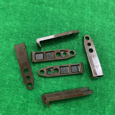 オフセット印刷の中間の穴6mm HDのための70mm x 16 x 5mmブラウンの鋼鉄グリッパー