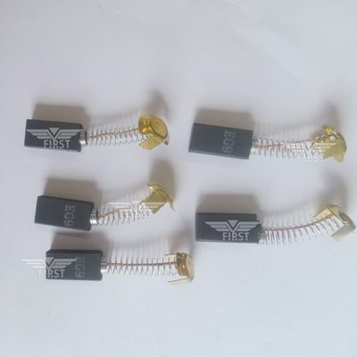 10*6*20mm 印刷機用炭素ブラシ - コモリ・ローランドと互換性のある鋼/プラスチック材料